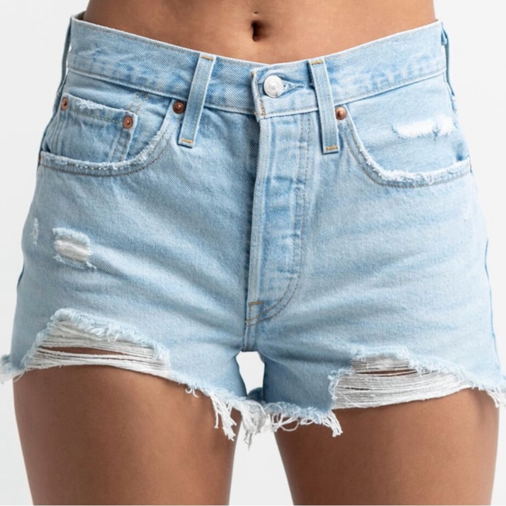 Levi 501 Shorts 26W Ojai Top